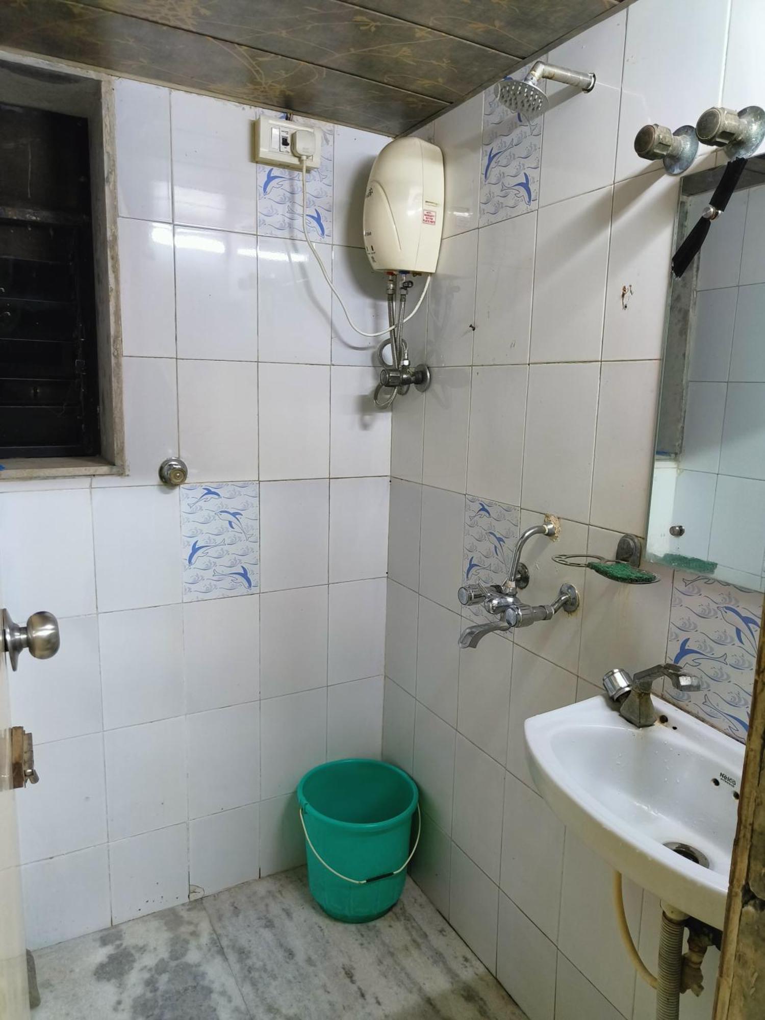 Apartament Independent Flat 2bhk In Malad West *