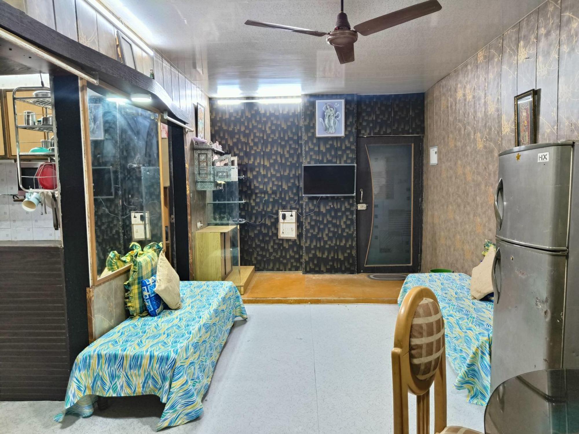 Independent Flat 2bhk In Malad West Apartament